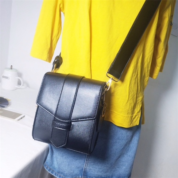 LAST ONE Crossbody Bag w/Wide PU & Chain Strap - Picture 3 of 8